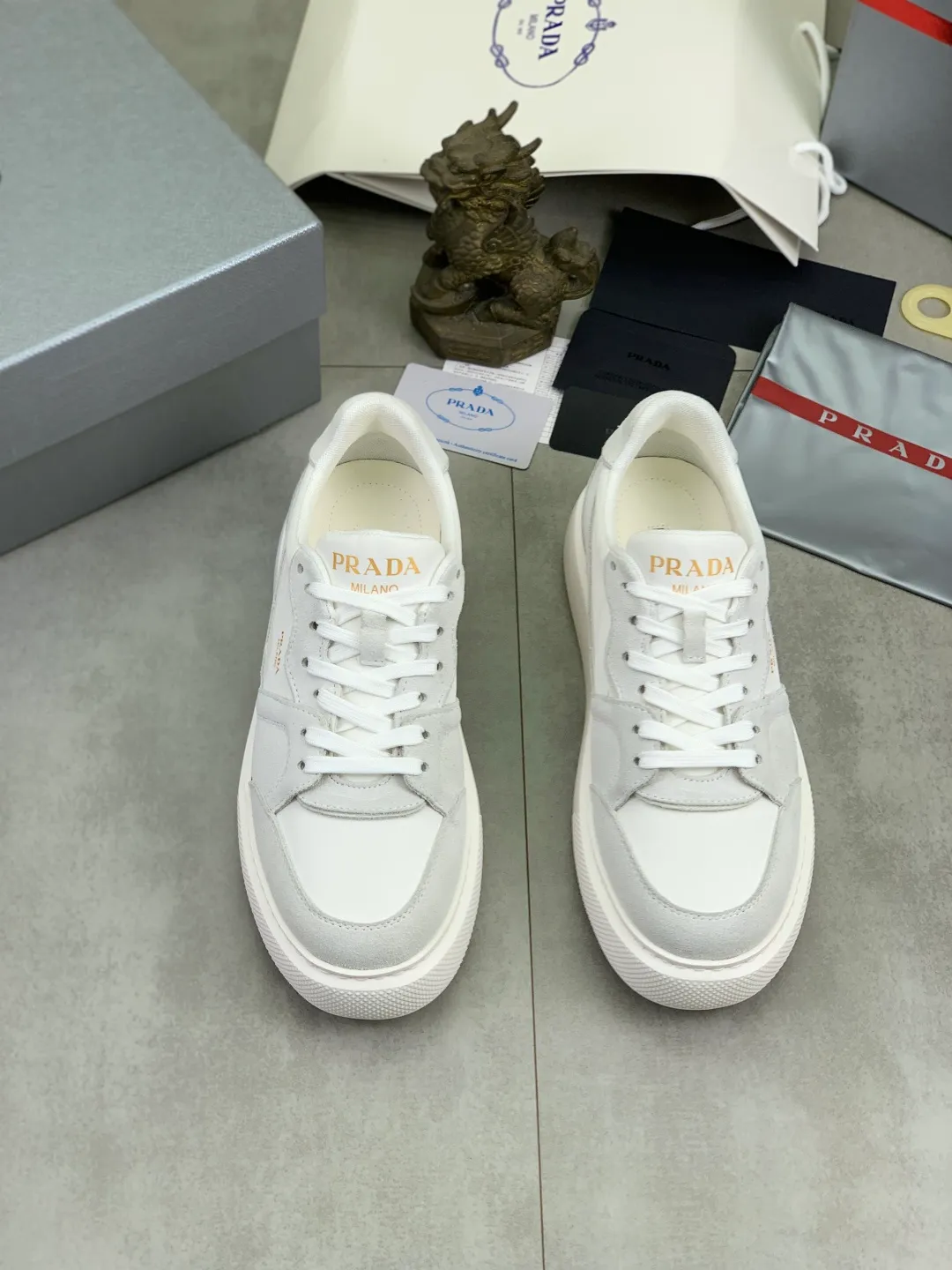 Men's men's shoes P560 💰【New style】Top quality, new popular models on the official website, which will never go out of style for a century, 🆘 The trendy brand (Prada) mainly promotes popular models, avant-garde and versatile fashionable men's shoes, privately molded, with cowhide splicing and 1:1 oil edge treatment... fashionable and simple, original imported cowhide with python skin, cowhide leather lining for feet; the atmosphere and personality are more fashionable, eye-catching and pursuing class. It will subvert the old idea and be a must-have for fashionistas who want to spend time with you! Must keep it! High-end comfortable and low-cost, high-end quality workmanship. Size: 38-45 4️⃣ colors available. full package